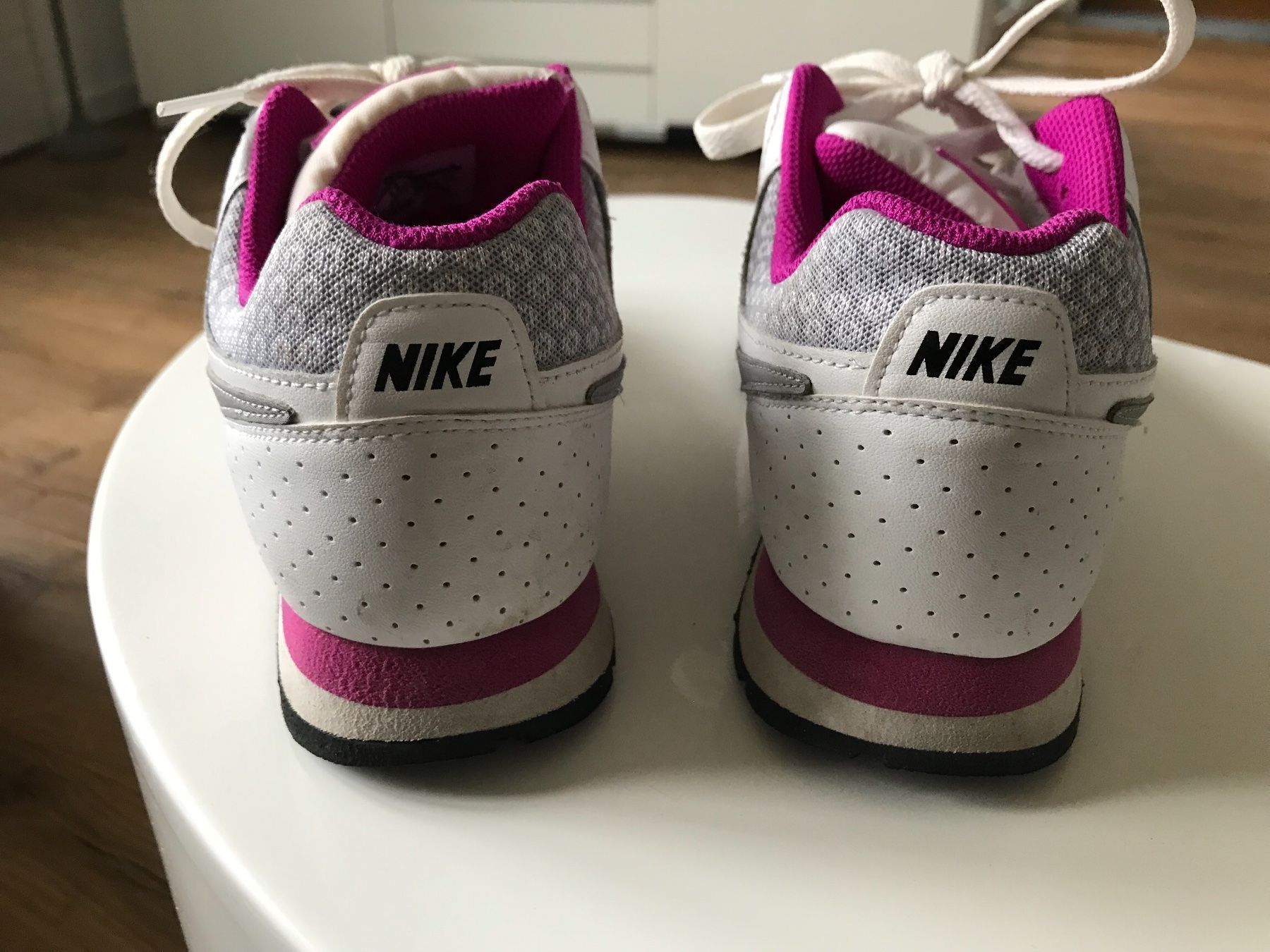 Nike Damenschuhe: Sneaker – Gebraucht aus Lotzwil von lan_qr2y 2