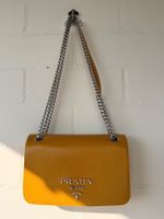 Prada Tasche in Senfgelb