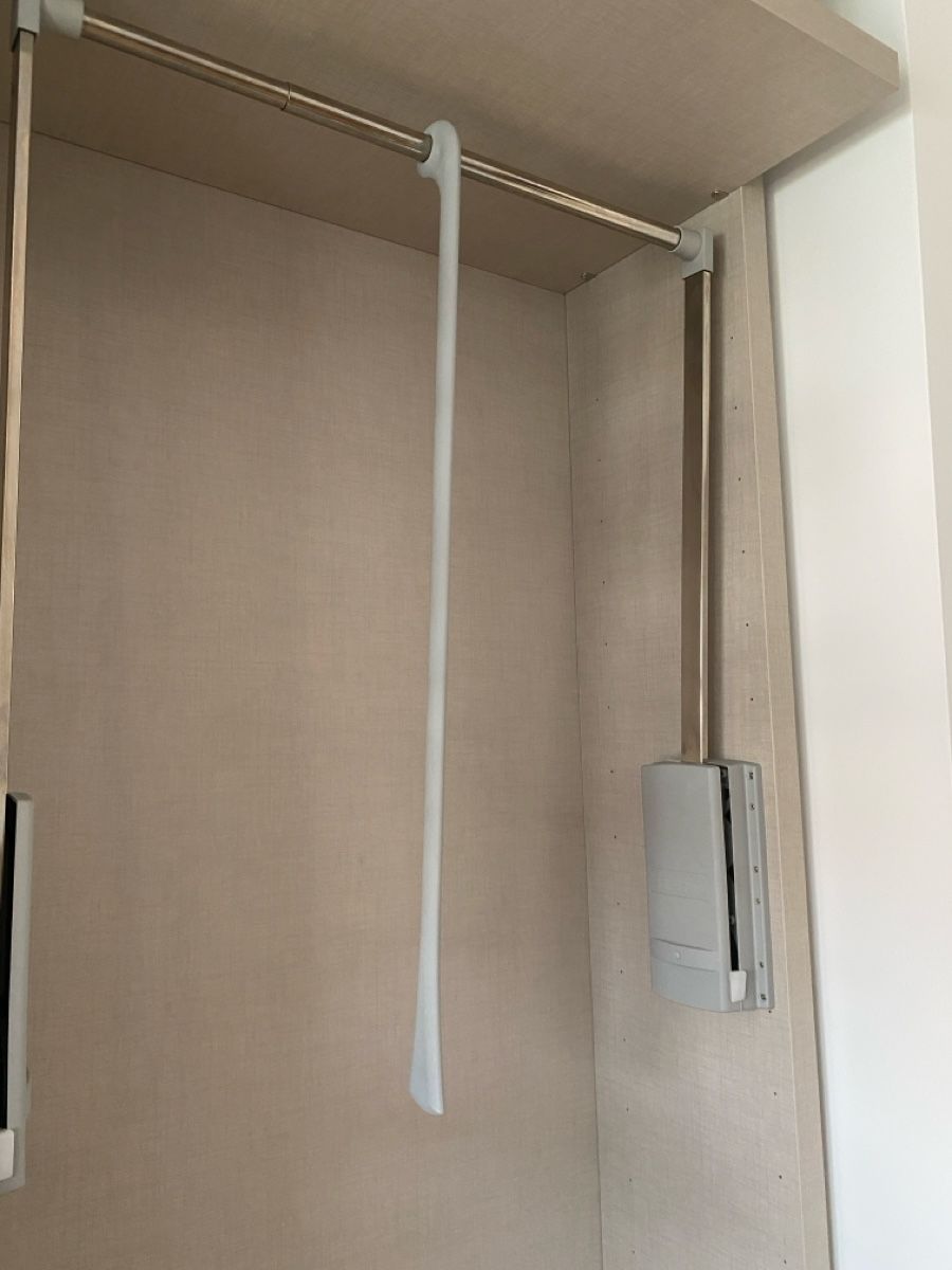 Guardaroba: Armoire dressing en 3 modules, beige gris en bon état – Usato da St-Sulpice VD venduto da yasmine.assaf 3