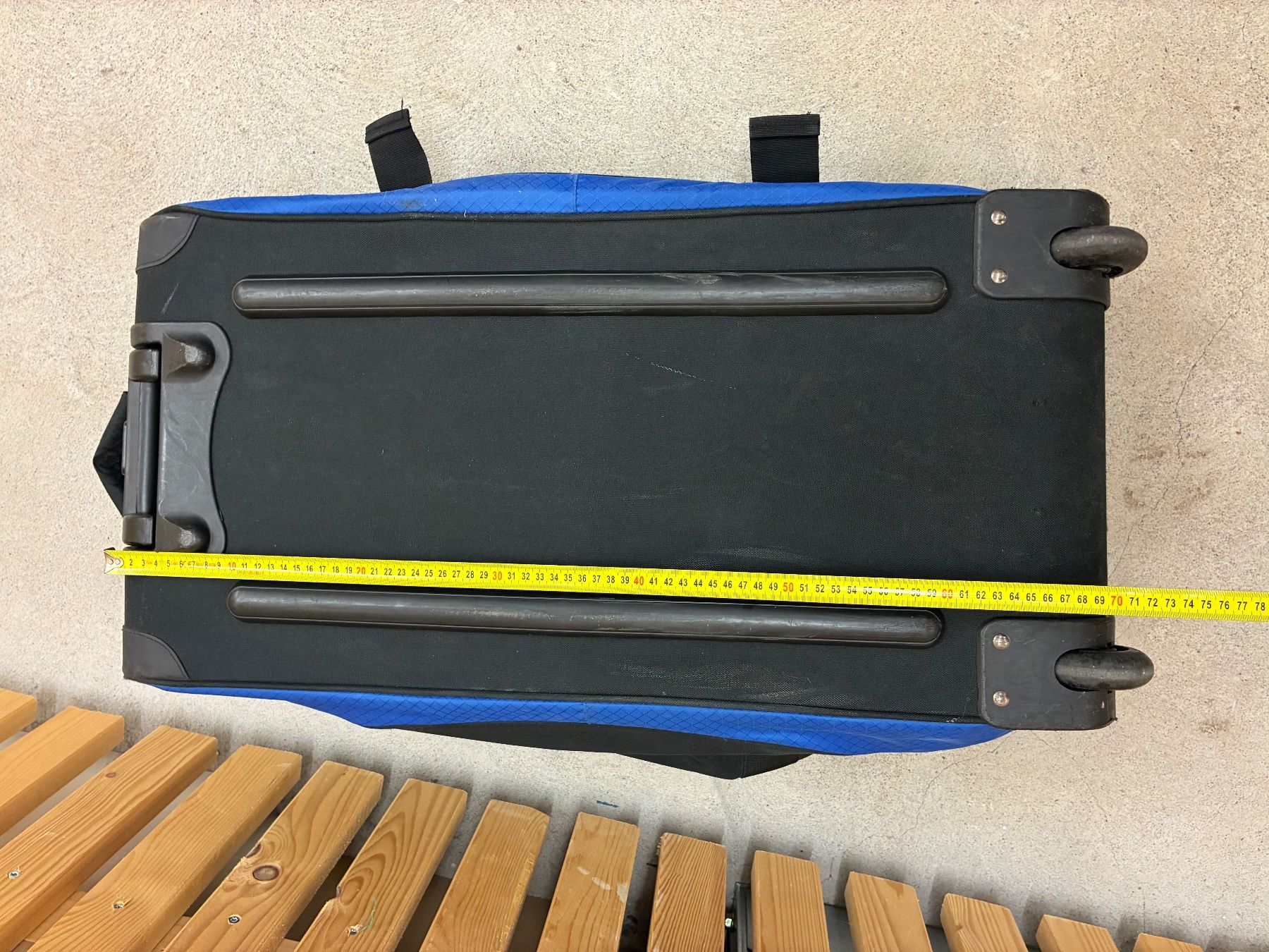 Valigie: Grosse Pulp-Reise-Rolltasche blau-schwarz – Usato da Zürich venduto da leGrenat 3