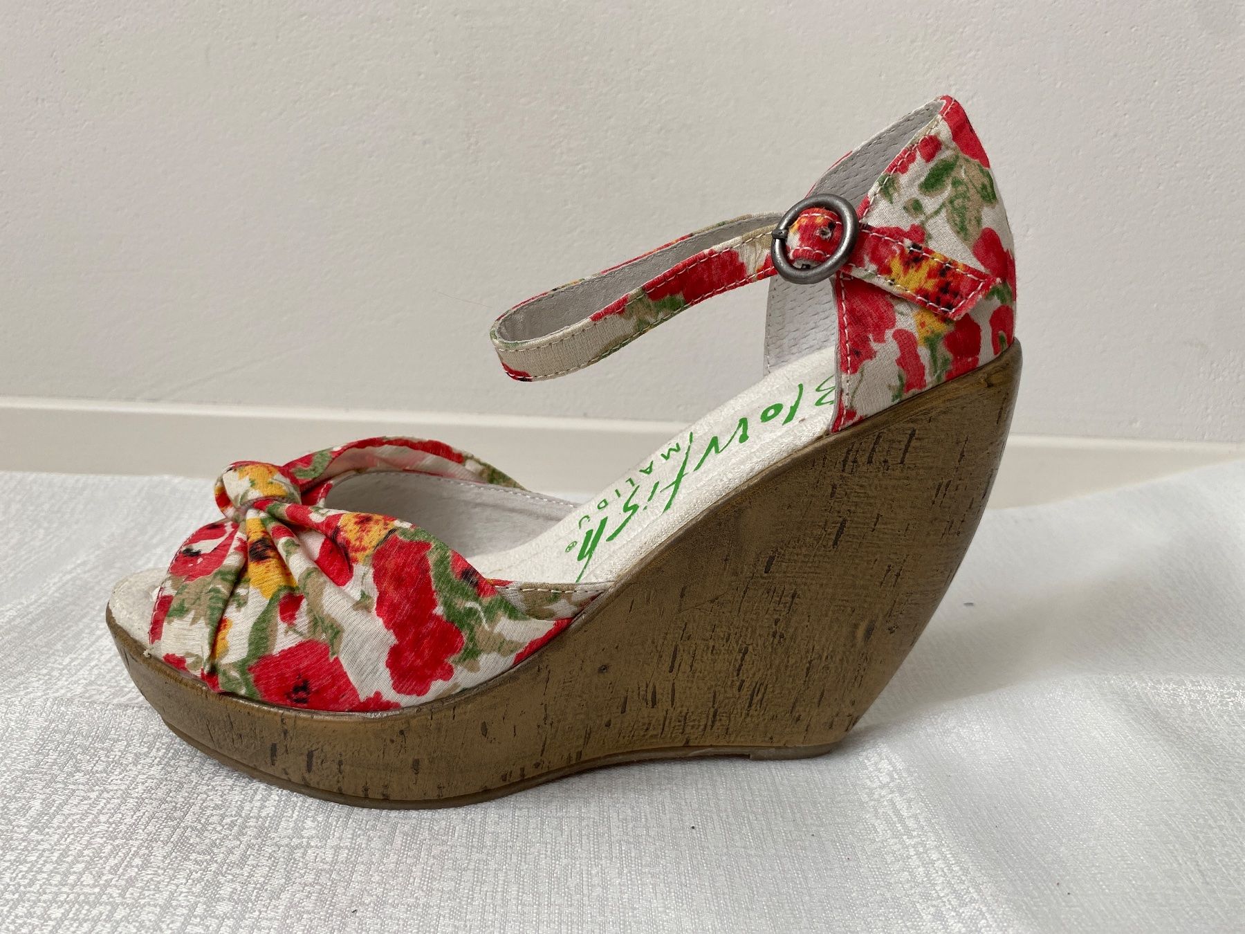 Scarpe da donna: Sandalen mit Keilabsatz & Blumenmunster Gr. 39 – Nuovo (secondo la descrizione) da Hausen AG venduto da corinne_g