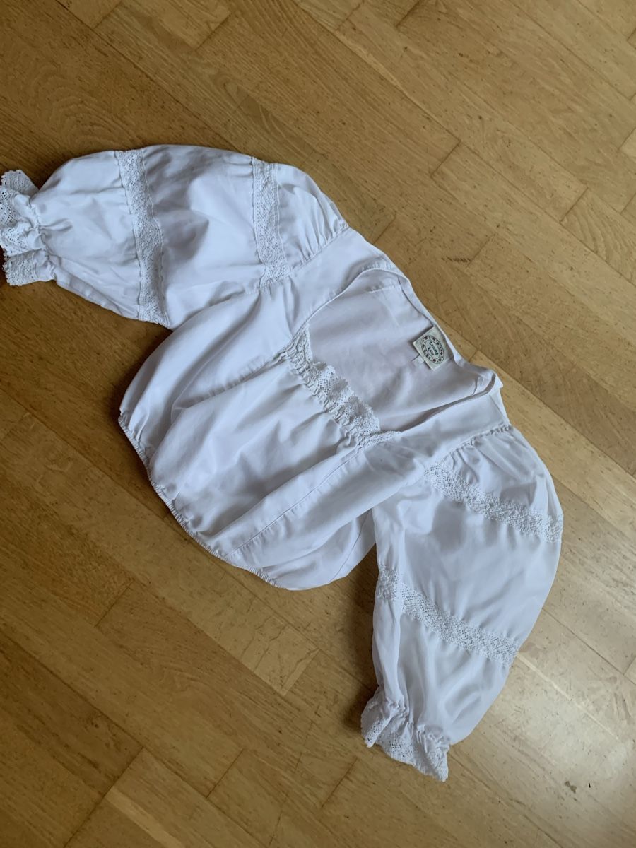 Blusen: Dirndl Bluse Weiss mit Puffärmeln Gr 34 – Gebraucht aus Sempach von katzaana3