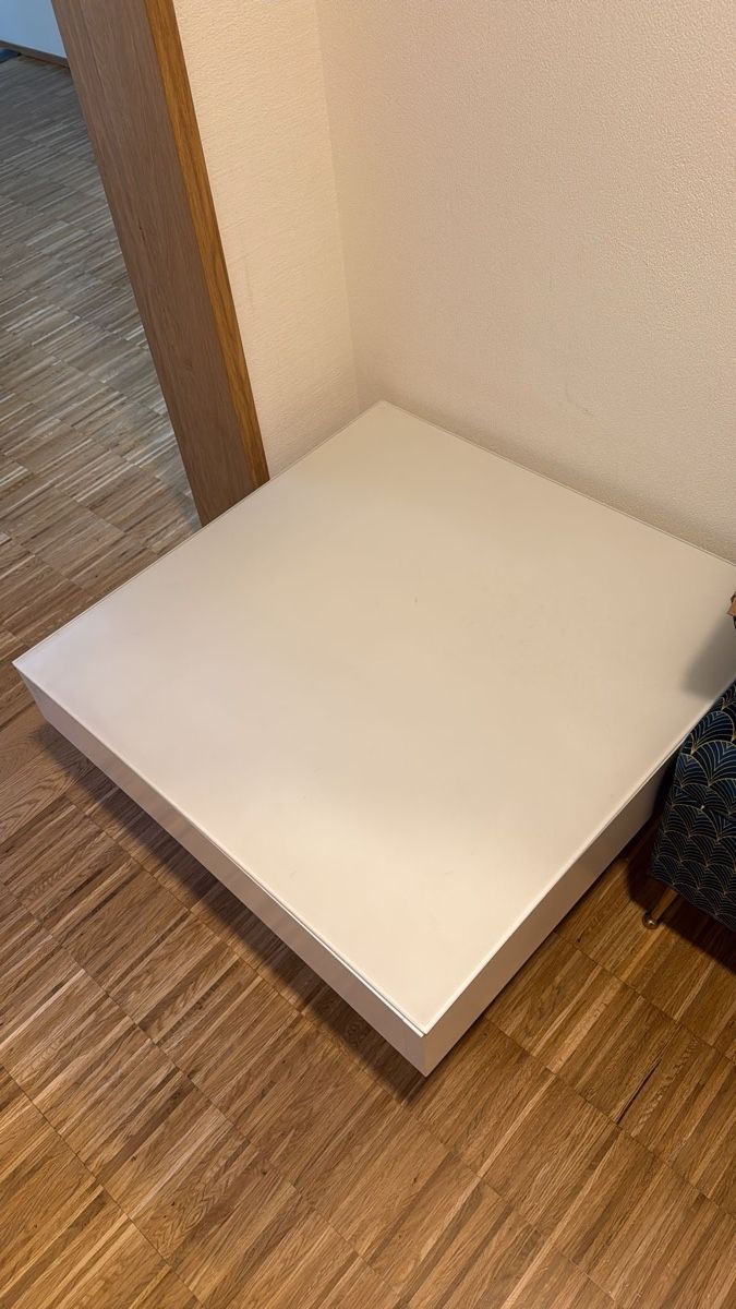 Tavoli: Sofatisch mit Metallfuss – Usato da Chur venduto da lor_7d8h