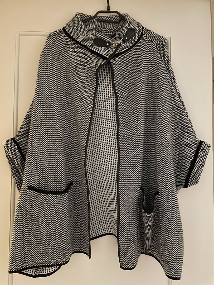 Cappotti: Wunderschöne Strick-Jacke/ - Kurzmantel, One Size – Nuovo (secondo la descrizione) da aarau venduto da A.Naef