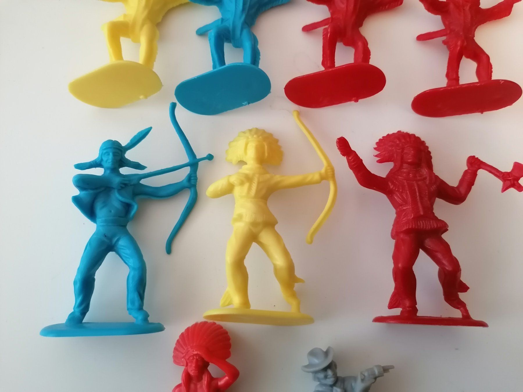 Figuren: Plastik Figuren - Indianer 9Stk. – Gebraucht aus Basel von vintagecollector 2