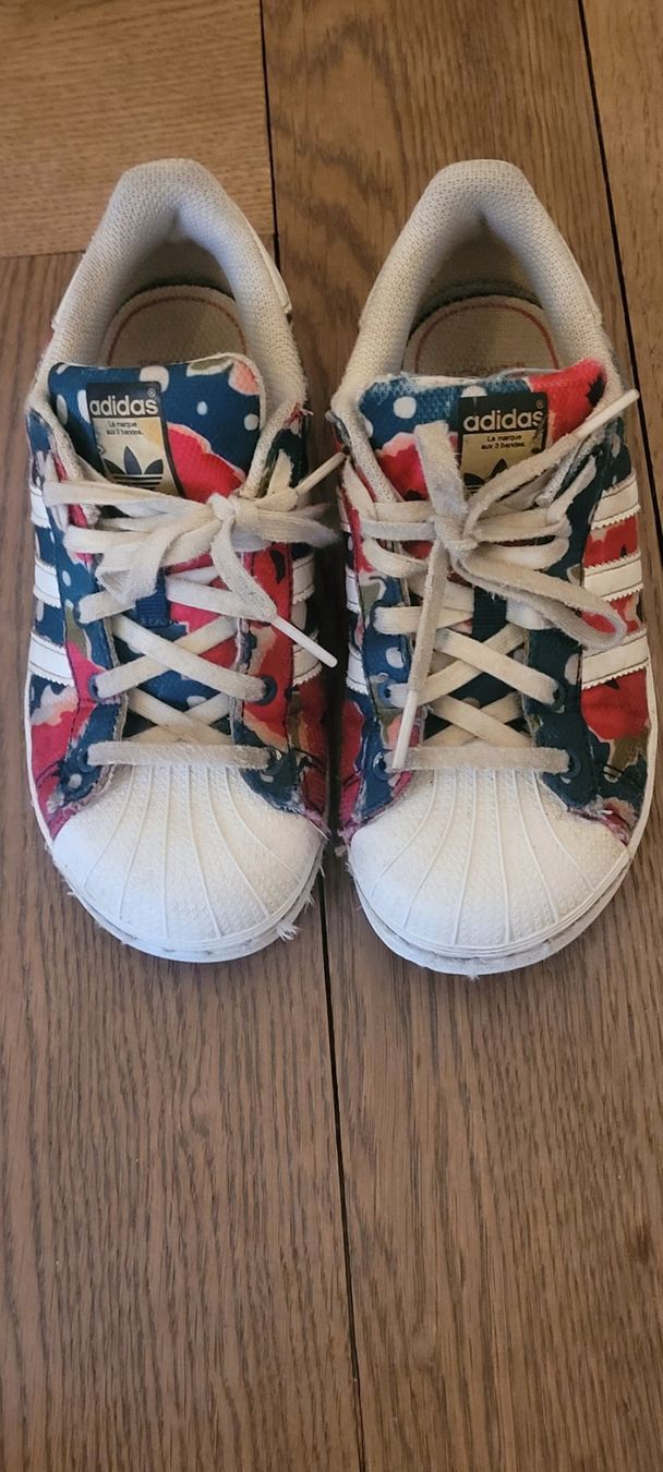 Adidas Chaussures garçon: Adidas Kinderschuhe – D'occasion à Bern par Anvawe