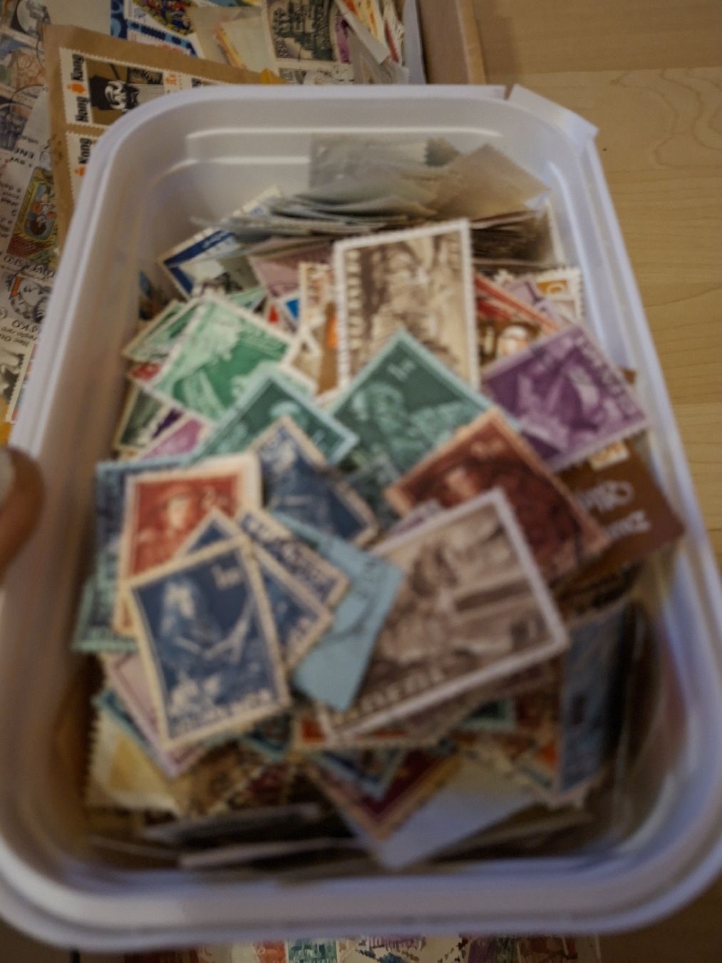 Tutti i francobolli: Briefmarken Fundgrube + 1 Box auf Papier  – Usato da Balgach venduto da SIMEON27 7