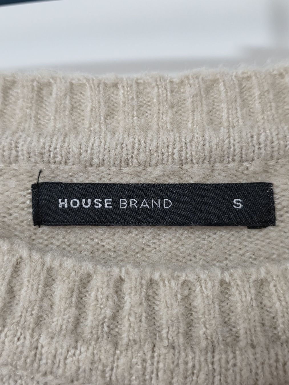 Pullover & Sweatshirts: Beige fox sweater, size S – Gebraucht aus Herrenschwanden von dnv_z25w 2