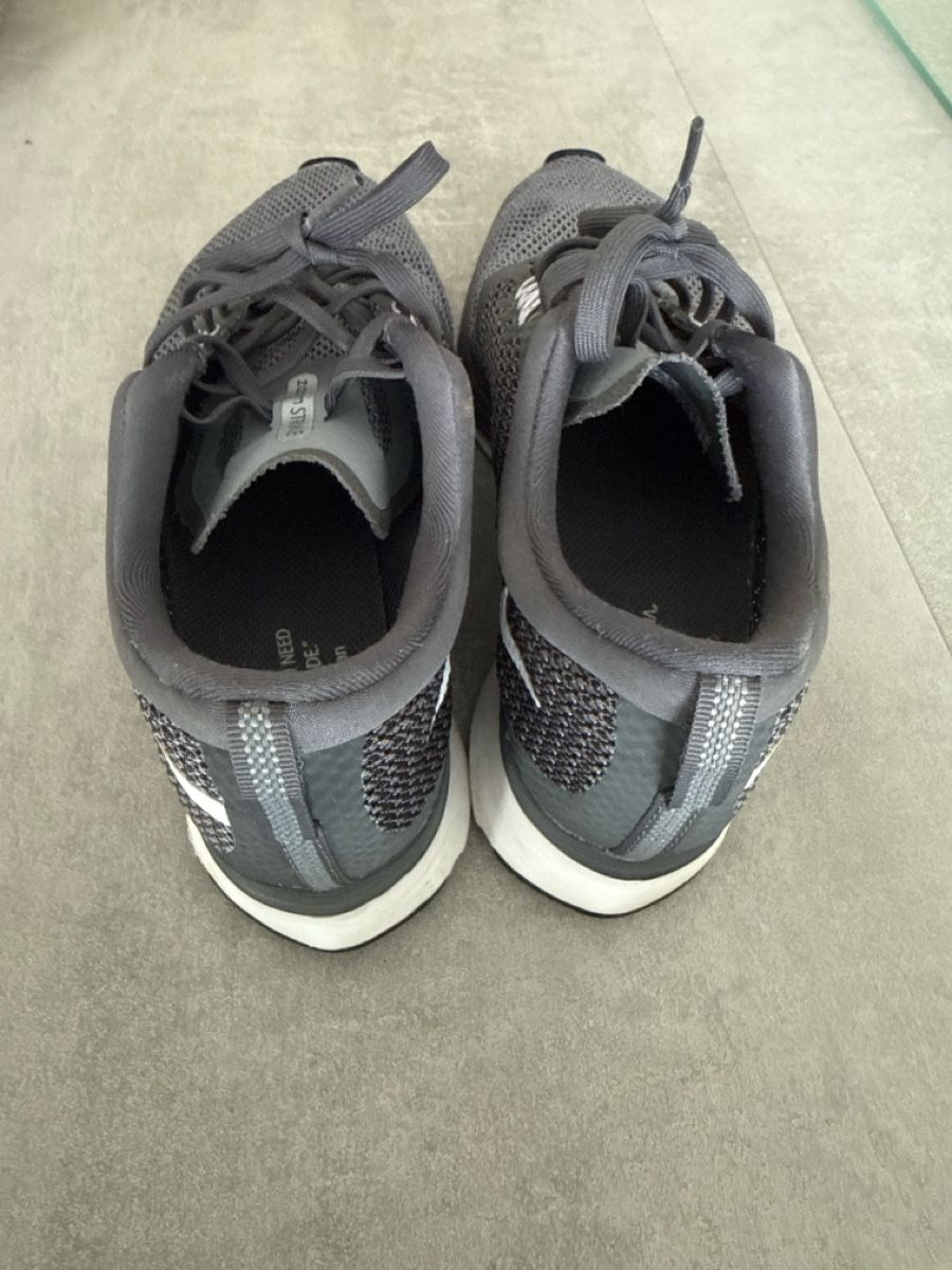 Nike Scarpe da uomo: Chaussures Nike Zoom – Usato da Remaufens venduto da Carl_DS 2