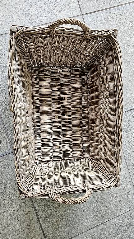 Paniers à linge: Wäschekorb geflochten – D'occasion à Hunzenschwil par Matthinique 2