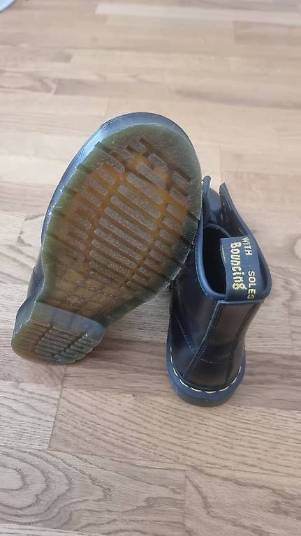 Scarpe da donna: Dr. Martens Stiefeln – Nuovo e nell'imballaggio originale da Chur venduto da Tuttina 1