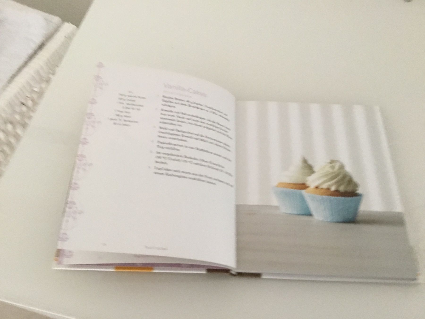 Libri: Backbuch "Jeder kann Cupcakes backen!" - Top Zustand! – Nuovo (secondo la descrizione) da Würenlos venduto da Tina48