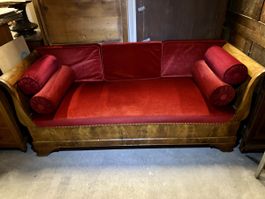 Canapé, méridienne ancien, velour rouge.