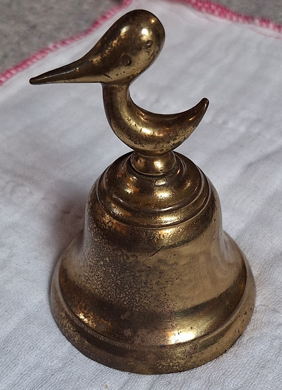 Glocken & Treicheln: Messingglocke mit Vogelgriff – Gebraucht aus Oberriet SG von Atir47