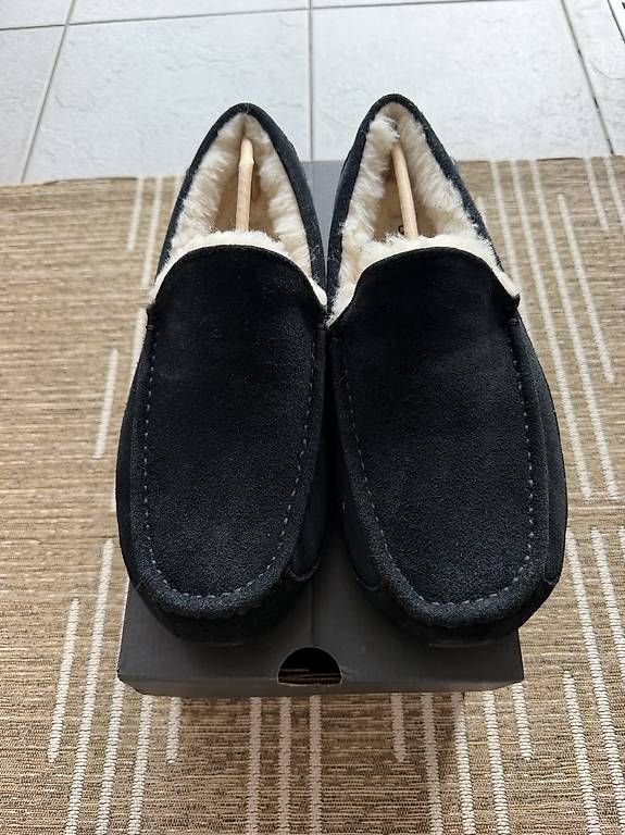 Ugg Scarpe da uomo: UGG Herren M Ascot Gr. 44 – Nuovo (secondo la descrizione) da Wangen ZH venduto da alexia022 1