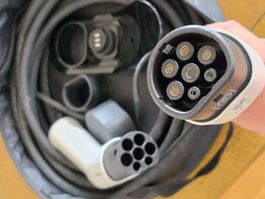 Ladekabel Elektroauto Typ 2, 7,5m inkl Wandhalterung