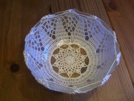 Grossmutters Glass-Schüssel i.Häkelkleid