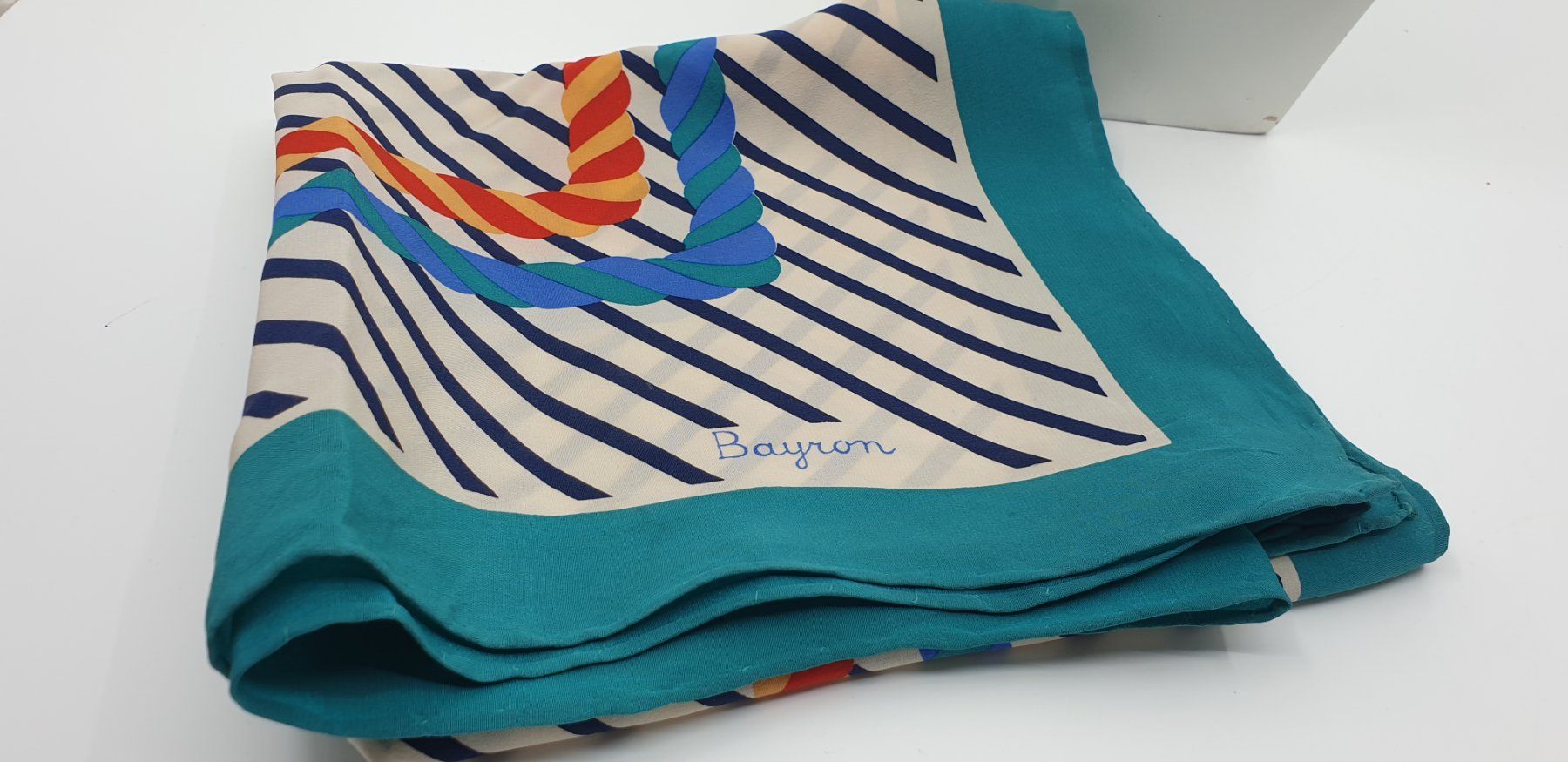 Foulards & écharpes: Foulard Bayron – D'occasion à Emmen par magelan 6