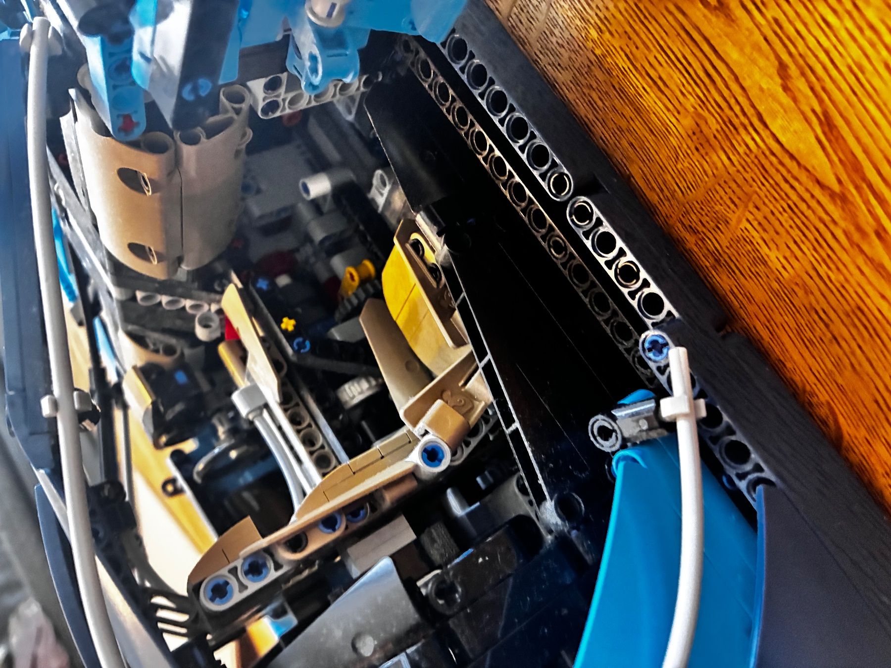 Modellismo RC: Lego Technik Bugatti Chiron – Usato da Rüti ZH venduto da S_scheurer 9