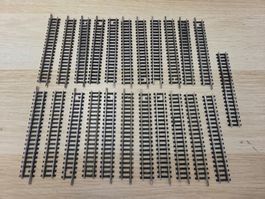 Minitrix 23 x 4904 gerades gleis N