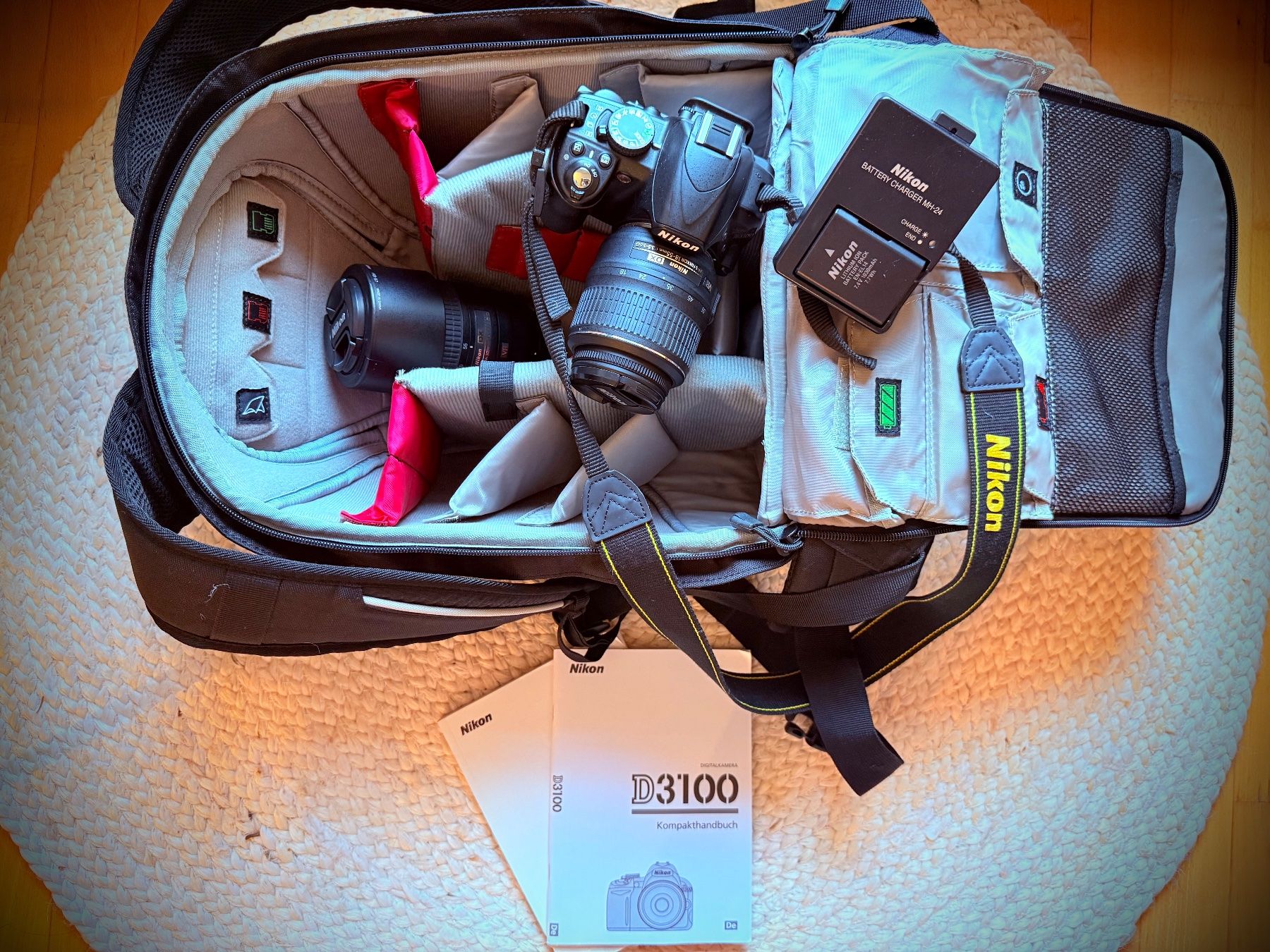 Nikon Fotocamera: Nikon D3100 Digitalkam. mit Kamerarucksack&Objektiv – Usato da Zürich venduto da crosstrainer02