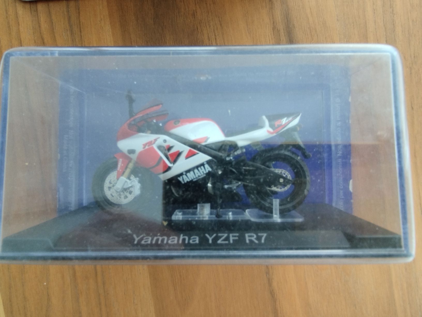 Kit di modellismo & Modellini statici: Yamaha YZF R7 1:24 – Nuovo e nell'imballaggio originale da Untervaz venduto da Pescante