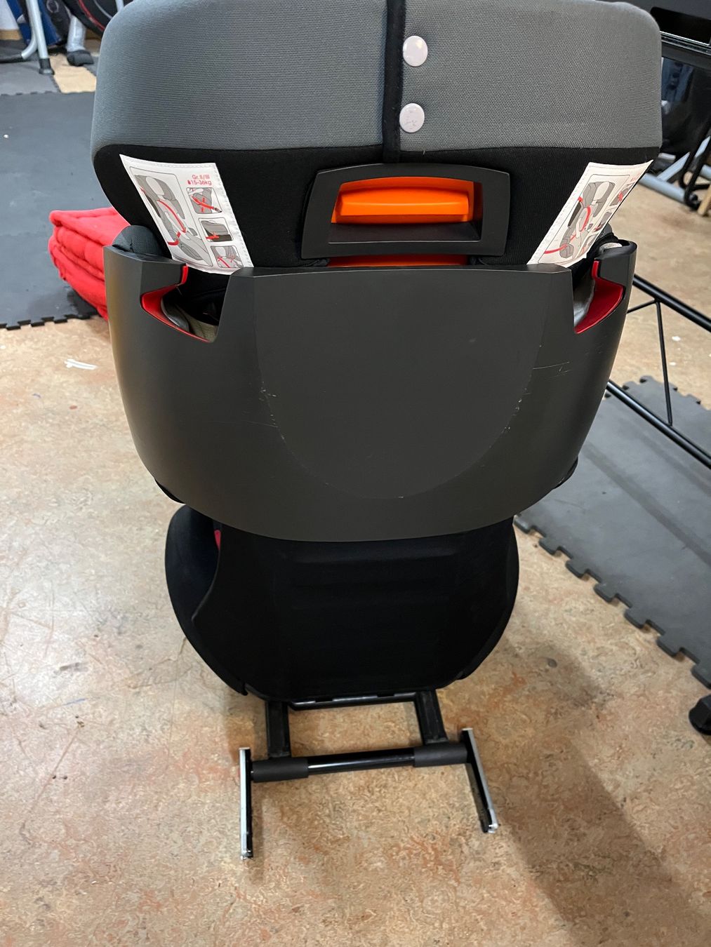 Cybex Sièges auto: Gebrauchter Cybex Solution ISO-Fix-Kindersitz, grau – D'occasion à Zürich par the_2lsz 2
