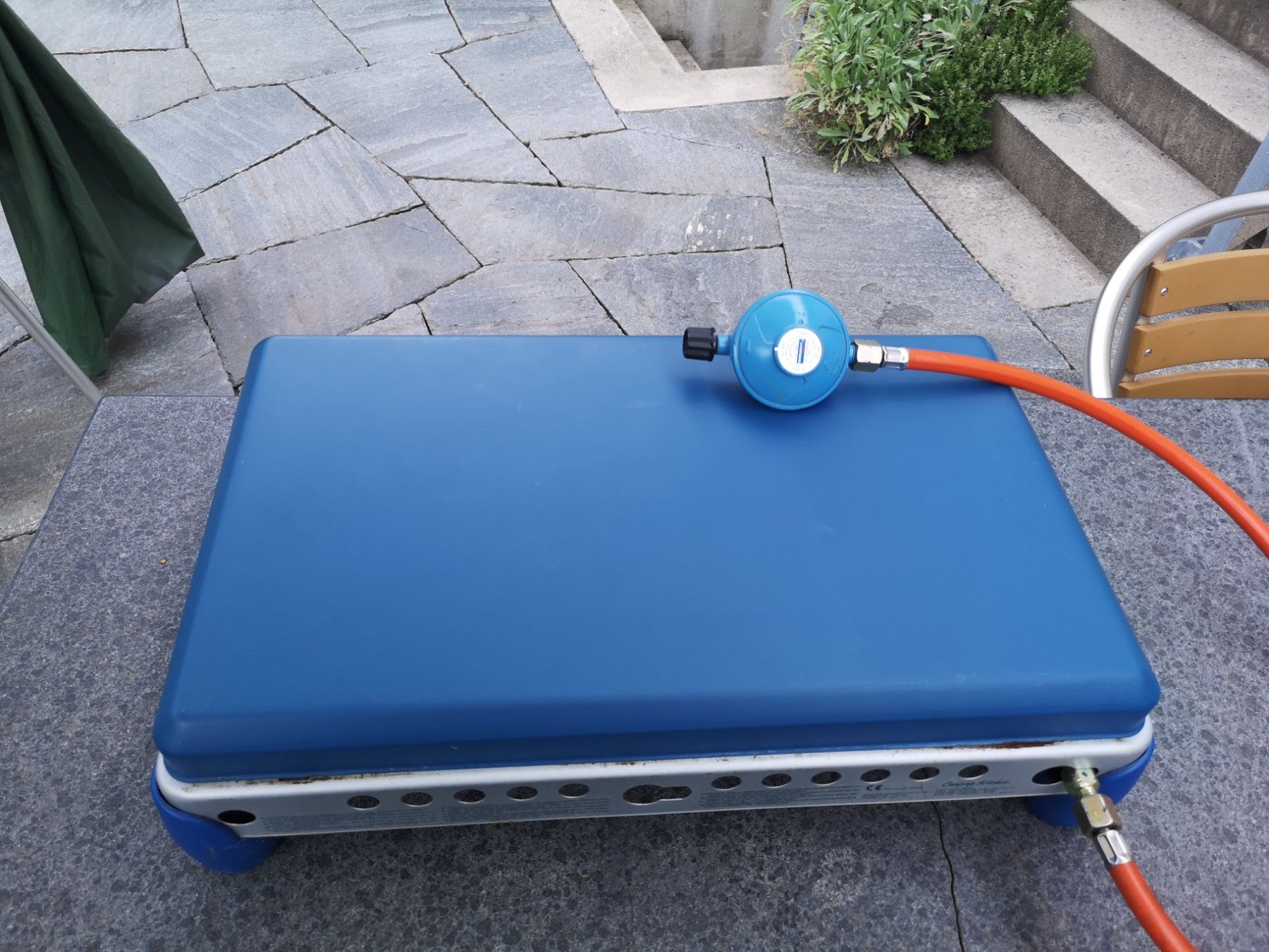 Campingaz Herde: Campingaz Campingkocher 2-flammig mit Deckel – Gebraucht aus Zürich von  2