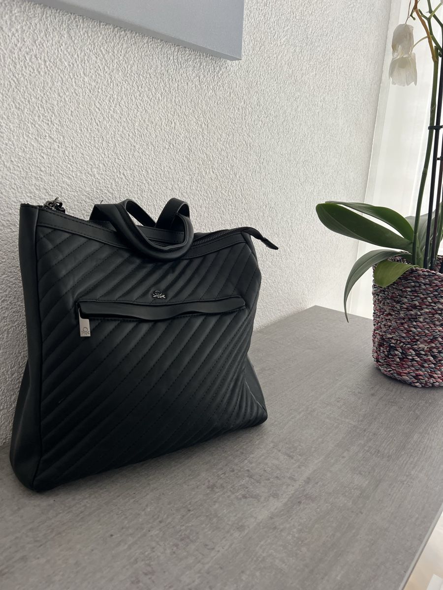 Benetton Sacs à dos: Rucksack Benetton schwarz / wie neu  – Neuf (Voir description) à Vinelz par laraaa_03