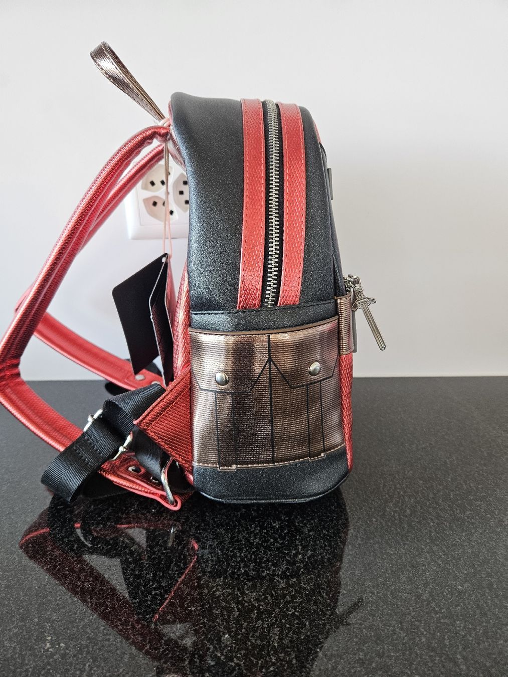 Loungefly Zaini: Loungefly Deadpool Marvel – neuf avec étiquette – Nuovo e nell'imballaggio originale da Morges venduto da Mlle_Croft_91 3