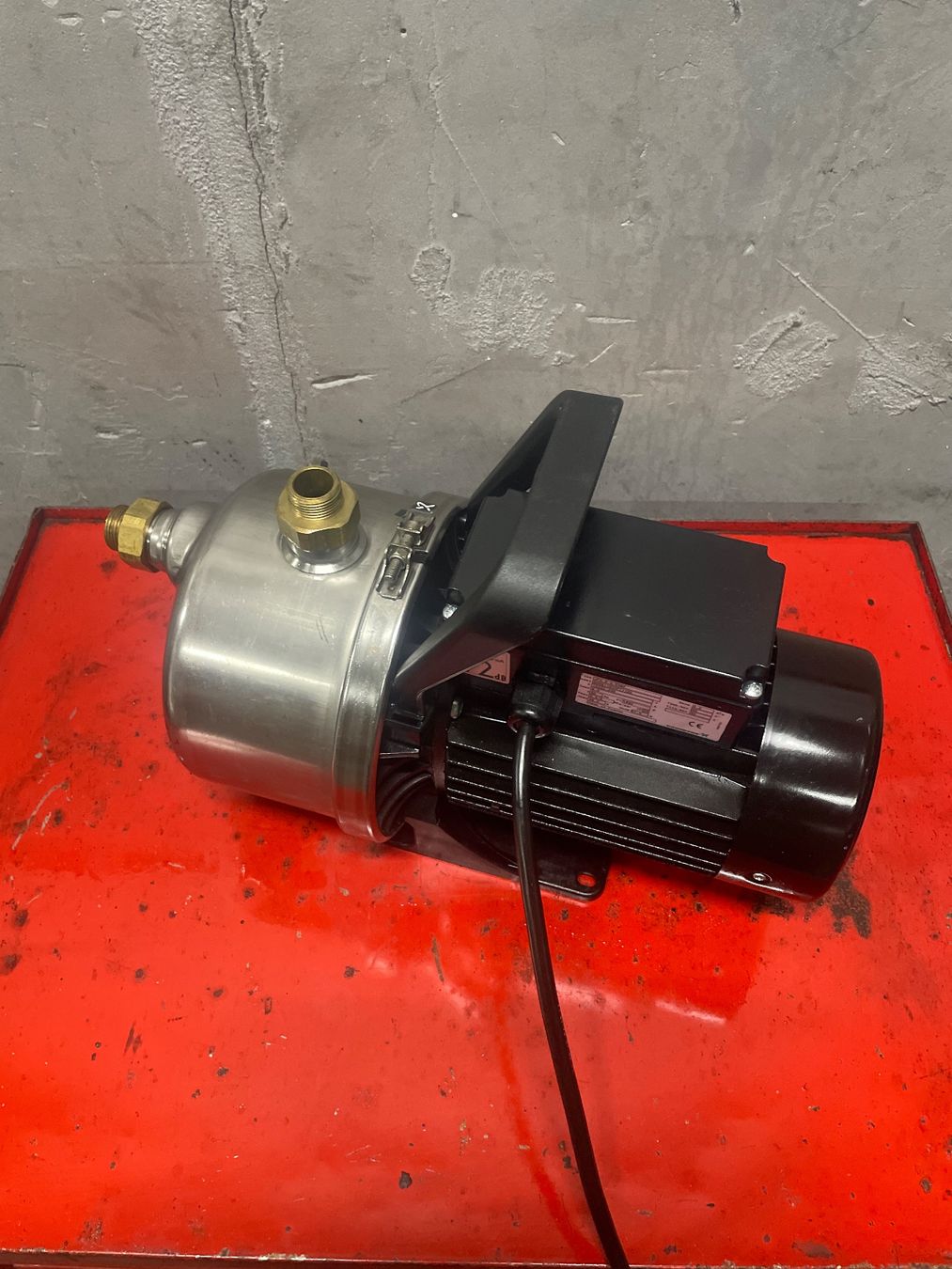 Pompe & Parti di ricambio: Pumpe Wasserpumpe Motor 220V – Usato da Giebenach venduto da Toto222 1