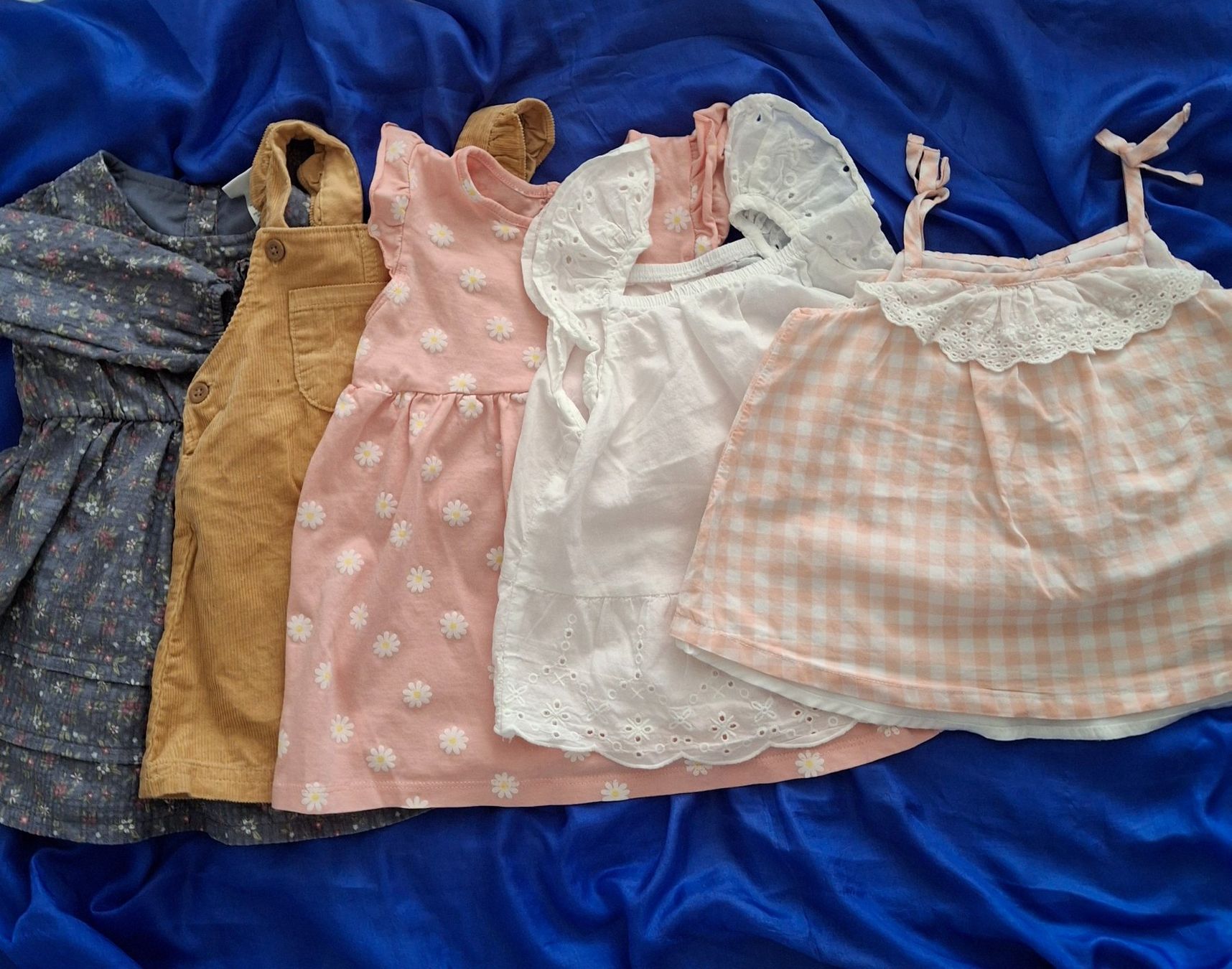 Vestiti & Gonne: Diverse Babykleidchen Gr. 80 – Usato da Gossau ZH venduto da Superhenne