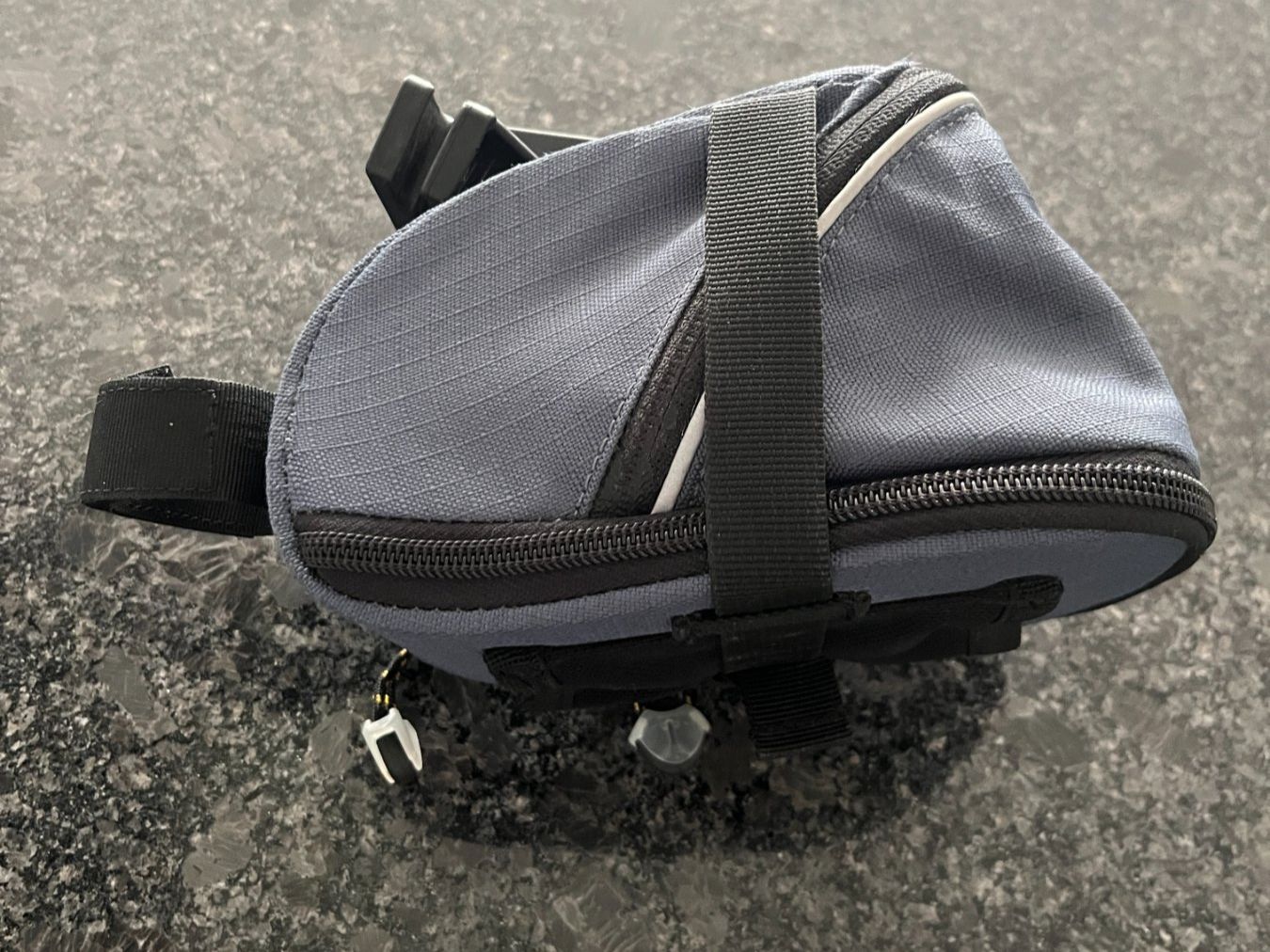 Ersatzteile: Satteltasche Deuter mit Sattelhalterung – Gebraucht aus Rubigen von Markus_45 2