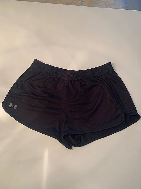 Pantaloni: Sportshorts – Usato da Solothurn venduto da mar_spc6