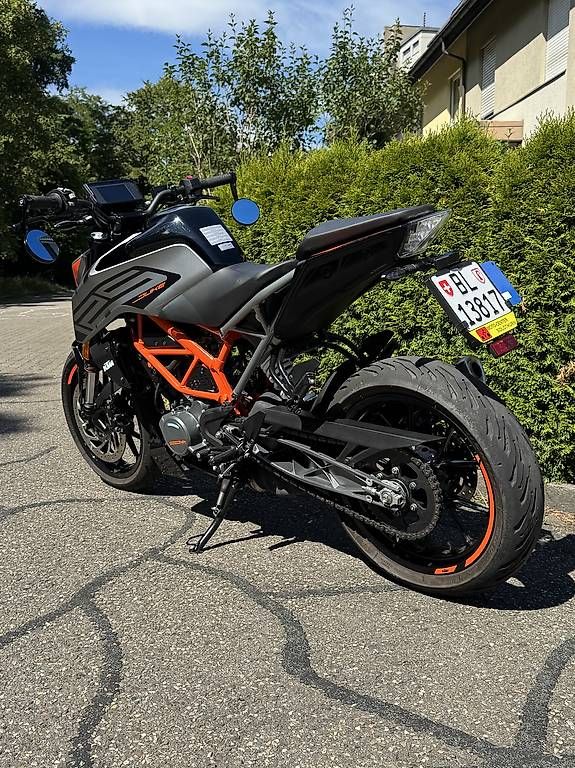 KTM Strasse: KTM Duke 125 / 2021 / Top Zustand – Gebraucht aus Aesch BL von kea_m97g 1