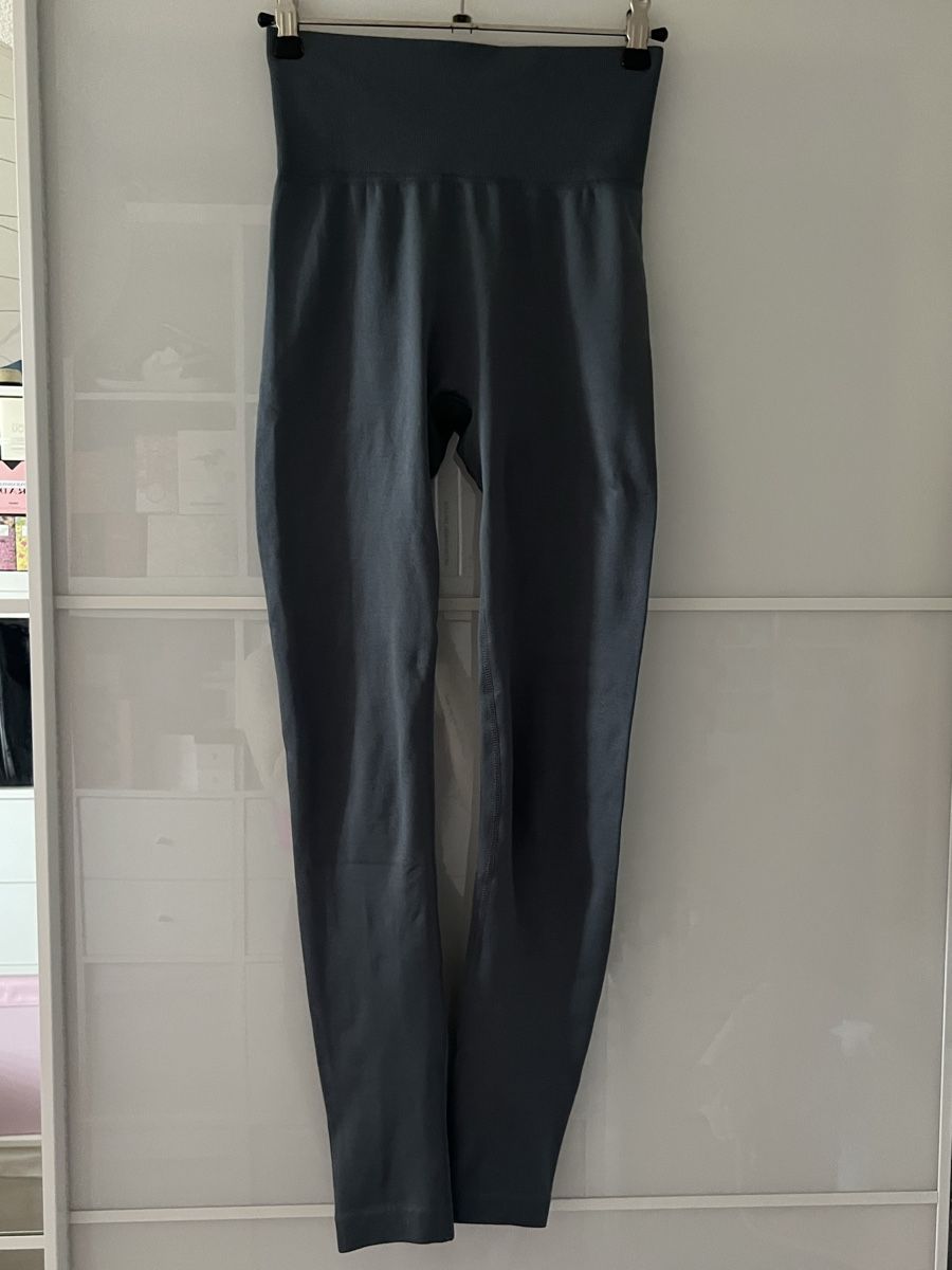 Leggings: Leggings grau mit scrunch Grösse S/M – Nuovo (secondo la descrizione) da Hochdorf venduto da lor_dk57 1