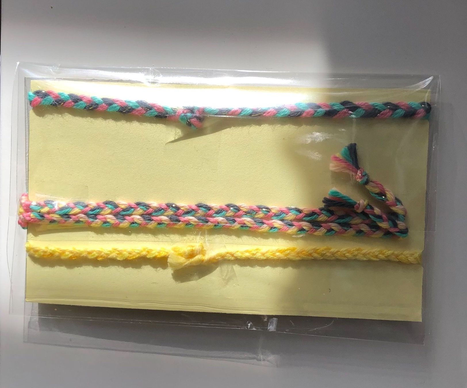 Bracciali & Braccialetti: 3 x Friendship bracelets, handmade – Nuovo e nell'imballaggio originale da Carouge GE venduto da Emilynette 4