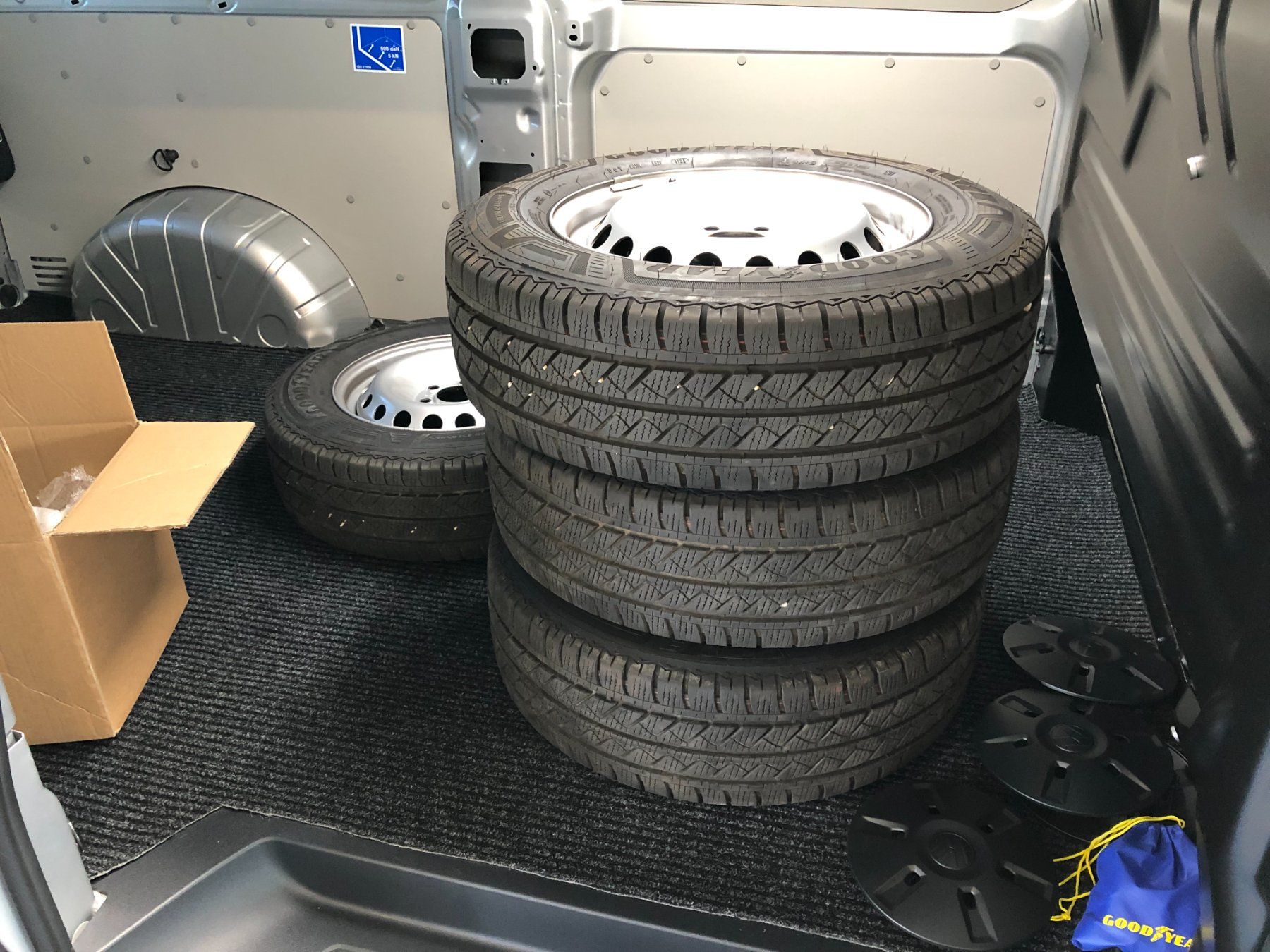 VW Veicoli commerciali: VW Transporter T7 2.0 TDI Lang – Usato da Gampelen venduto da Steuer0 8