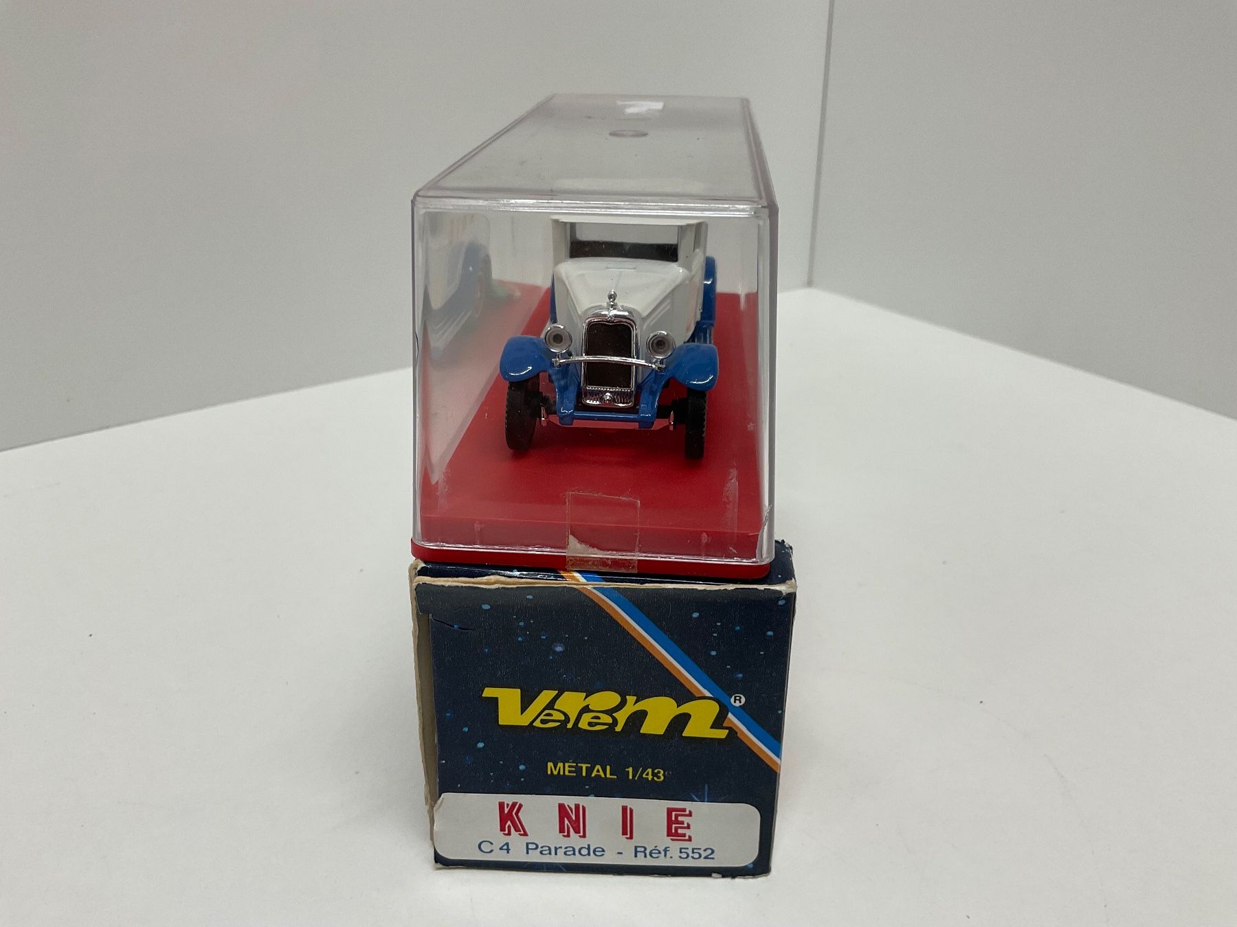 Ford Modellini d'auto: No. 552  Verem, Modellauto, Knie C4 Parade, 1:43, OVP – Usato da Chur venduto da Chur75 1