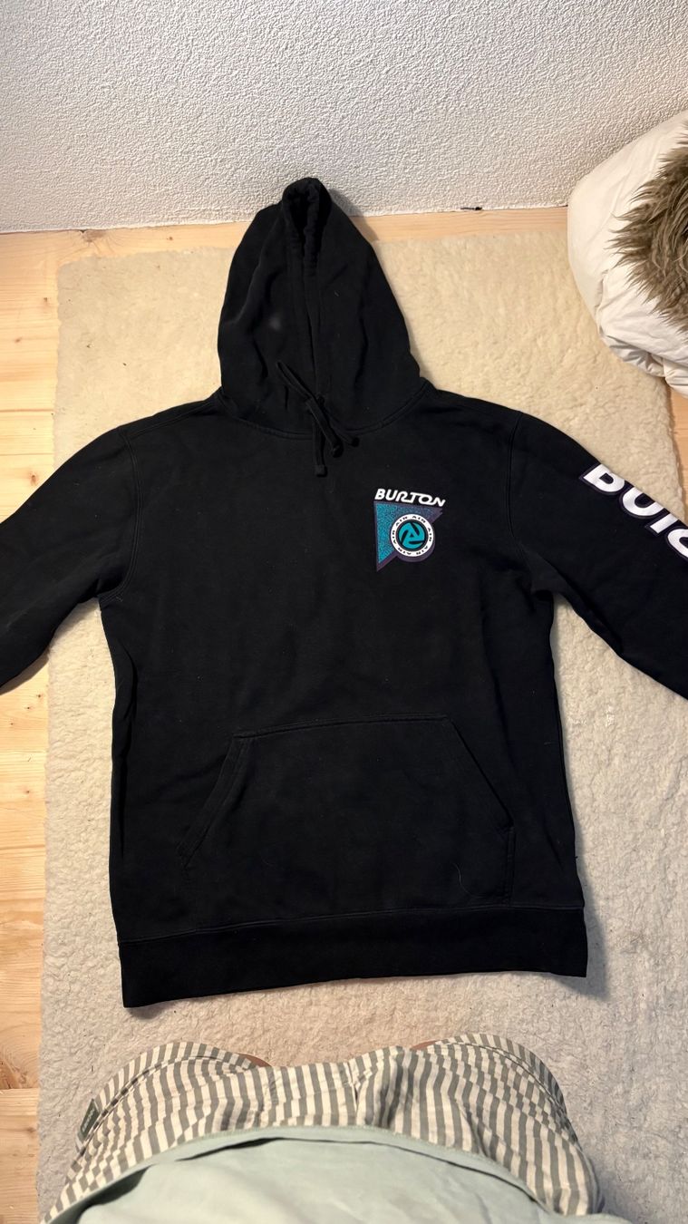 Burton Pulls & Sweat-shirts: Hoddie von Burton – D'occasion à Laax GR par diana.zemp