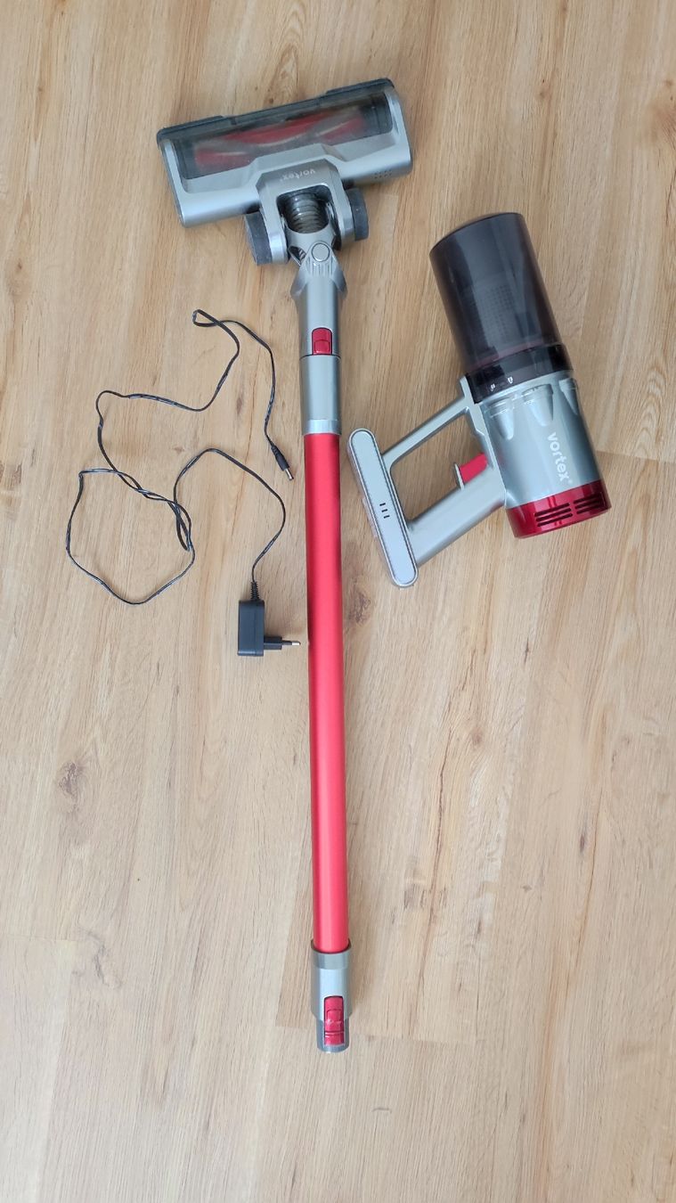 Aspirapolveri & Accessori: Vortex Staubsauger kabellos mit Akku – Usato da Sempach Station venduto da Szizi 4