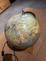 Erdglobus Dietrich Reimer Senior Berlin 1955 beleuchtet