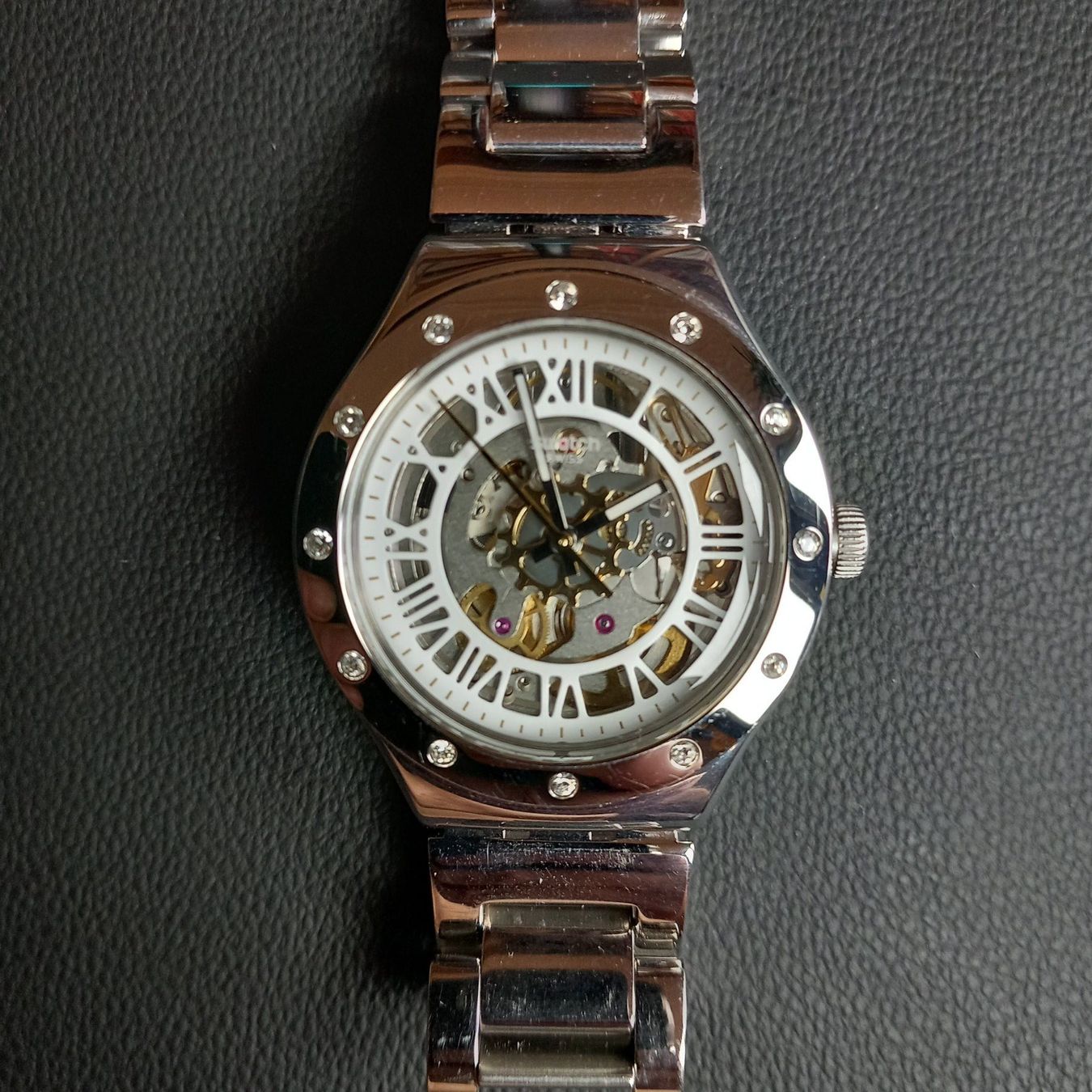 Swatch Orologi: Swatch Rosetta Bianca neuve + bracelet de rechange – Nuovo (secondo la descrizione) da La Chaux-de-Fonds venduto da Swiss_LP_Records