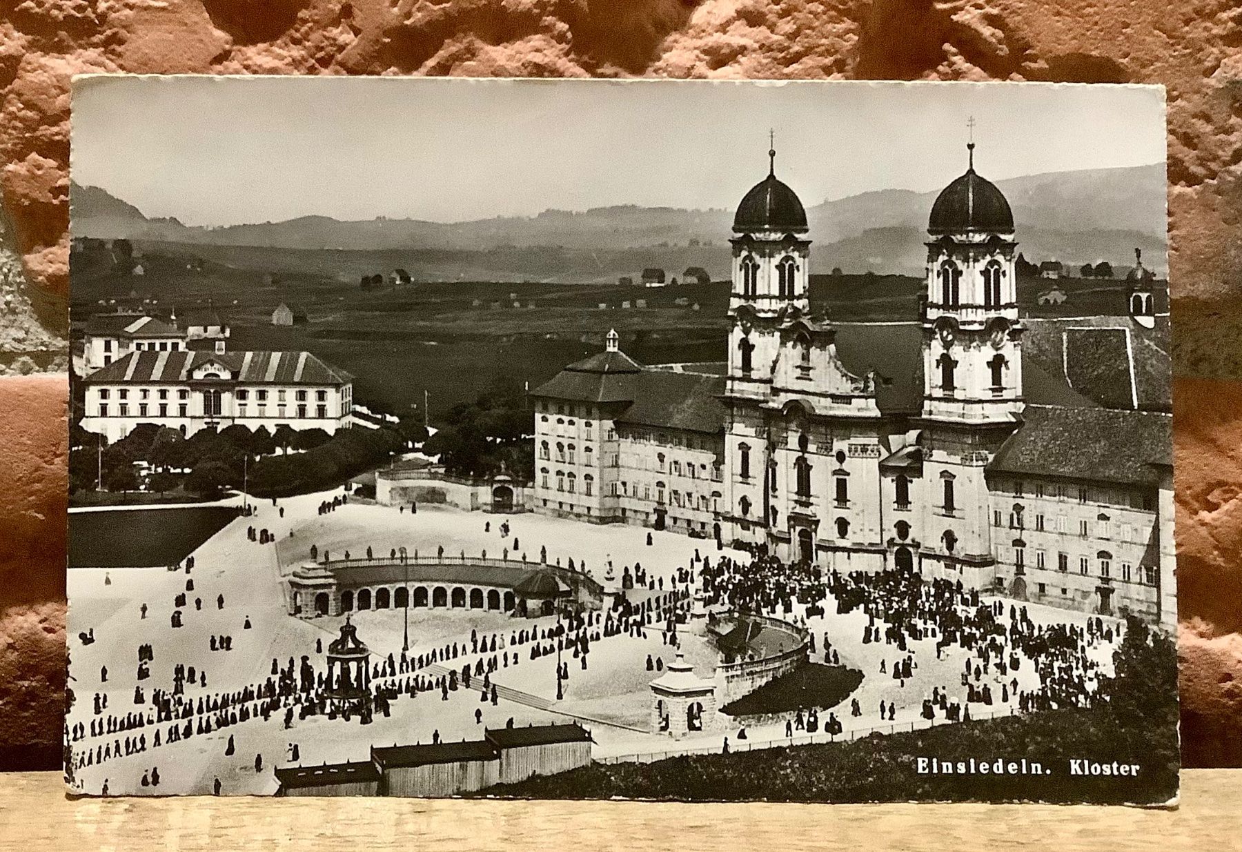 Cartoline postali: 1957 - KLOSTER EINSIEDELN mit Prozession – Usato da Root venduto da ENGLAND-TREASURES