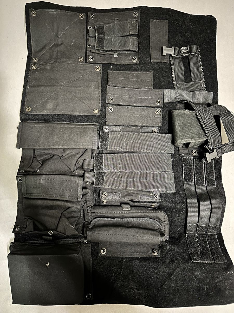 Uniformes: Einsatzweste Armee – D'occasion à Dreien par Samynumerouno 2