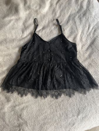 Joli débardeur noir en dentelle - Parfait pour l'été! Taille