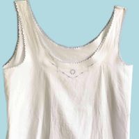 Nachthemd antik Gr. L/XL Bw blaue Stickerei VINTAGE 1910s
