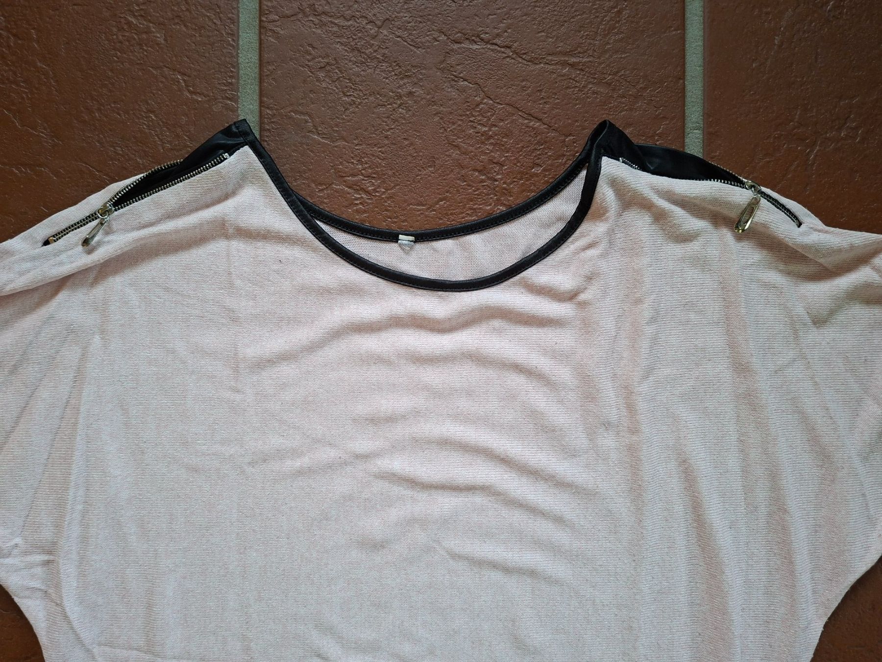 Maglioni & Felpe: Chicorée; rosa Pullover mit Schulterdetail Gr. S – Usato da Boniswil venduto da Totomat-Lady 1