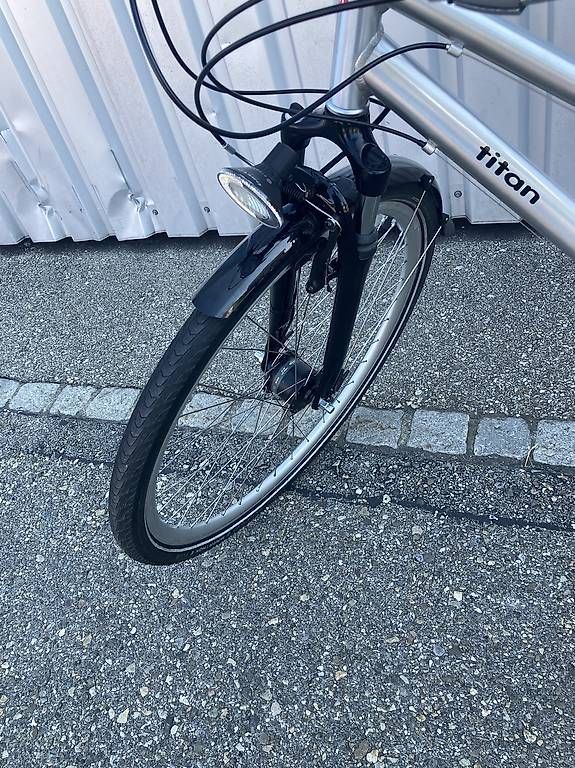 Velos: Neues TITAN Damenvelo silber – Gebraucht aus Reiden von Halti 2