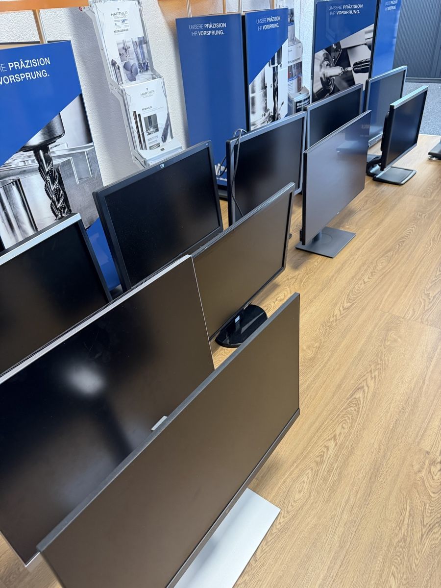 Monitor: 14 Büro-Bildschirme / Monitore zu verkaufen – Usato da Gerlafingen venduto da psc_p56l 1